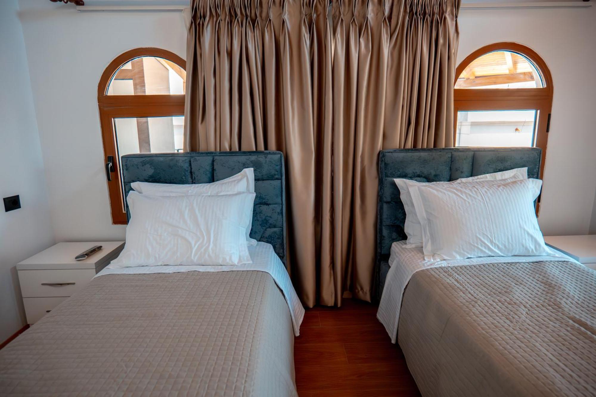 Fabio Guest House Gjirokastër Buitenkant foto
