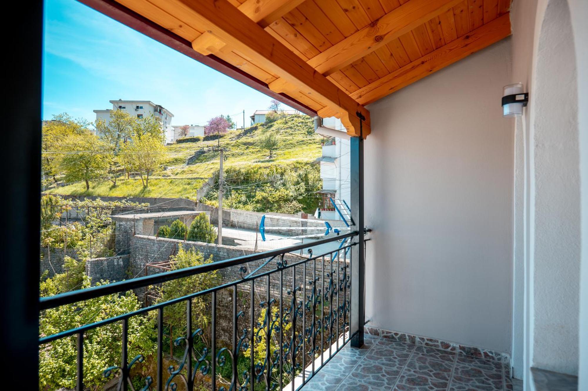 Fabio Guest House Gjirokastër Buitenkant foto